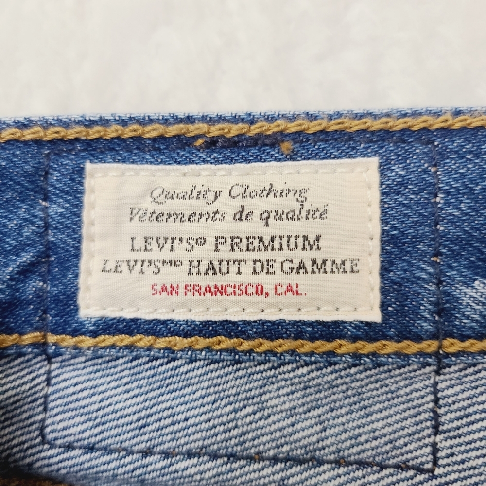 Levis Wedgie Straight Womens High Rise Distressed Blue Jeans NWT Size 27 - Picture 10 of 11